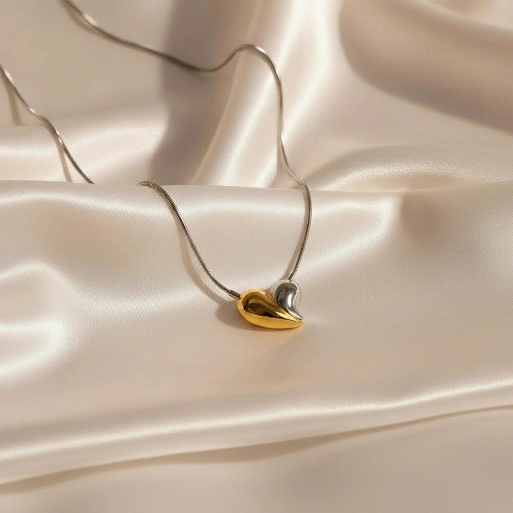 Amor Eterno Necklace_AmoreCollection_ChicaChica