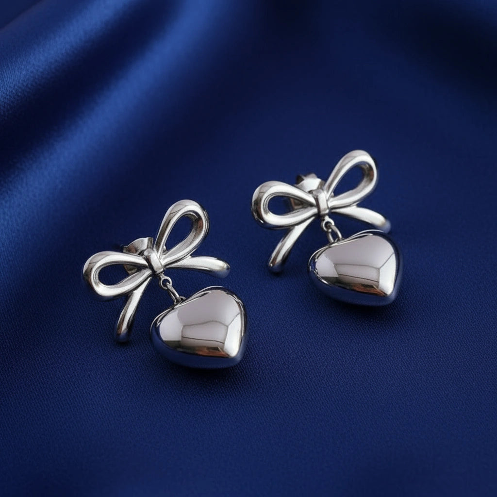 Cupid’s Knot Earrings_ChicaChica
