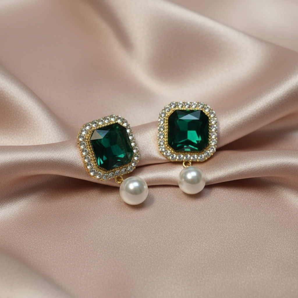 Emerald Majesty Earrings_ChicaChica