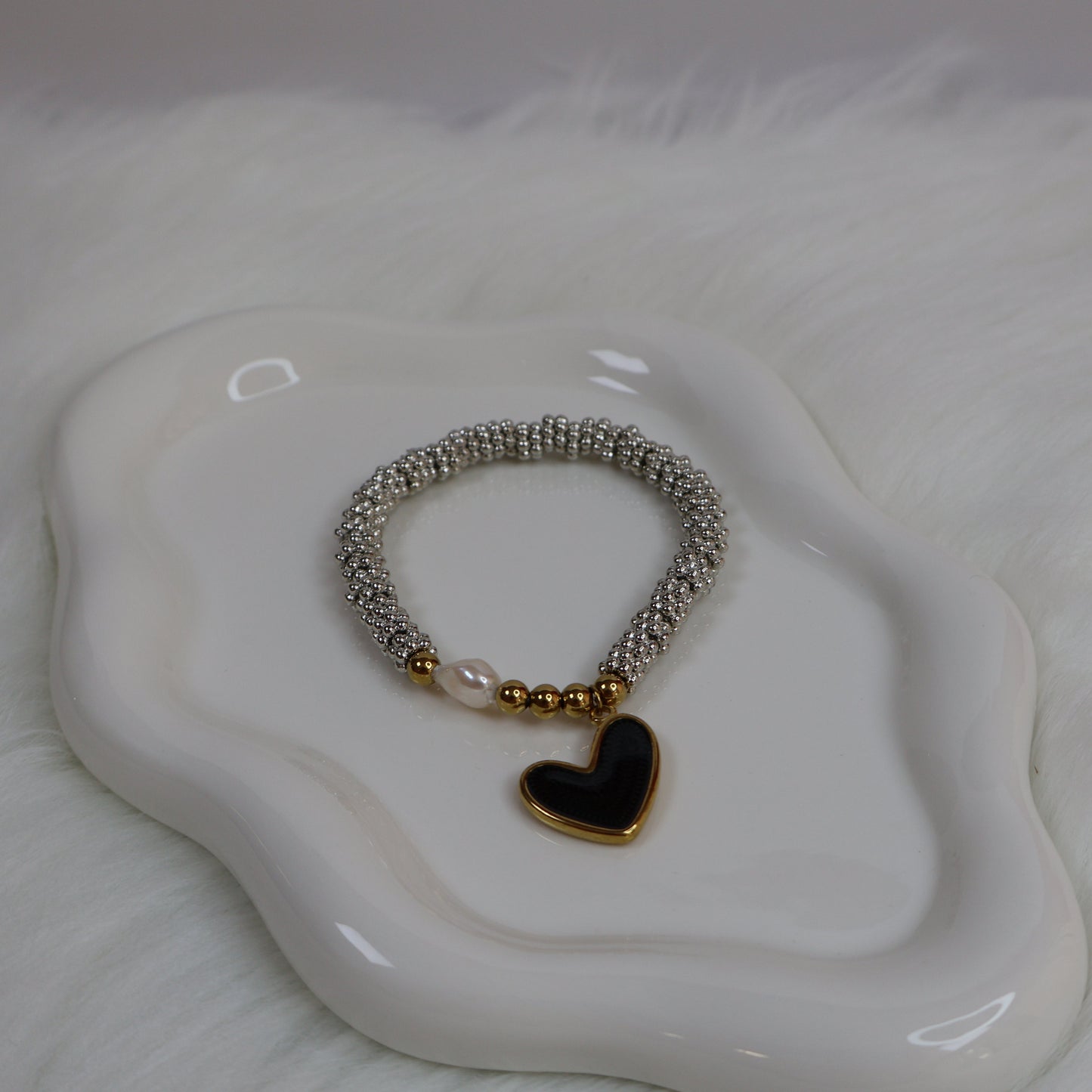 Endless Promise Noir Heart Bracelet_ChicaChica