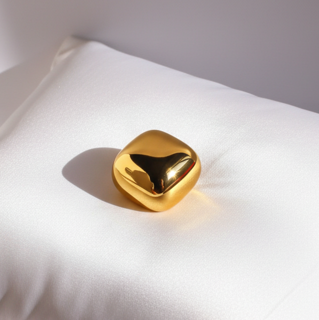 Golden Bold Ring_ChicaChica