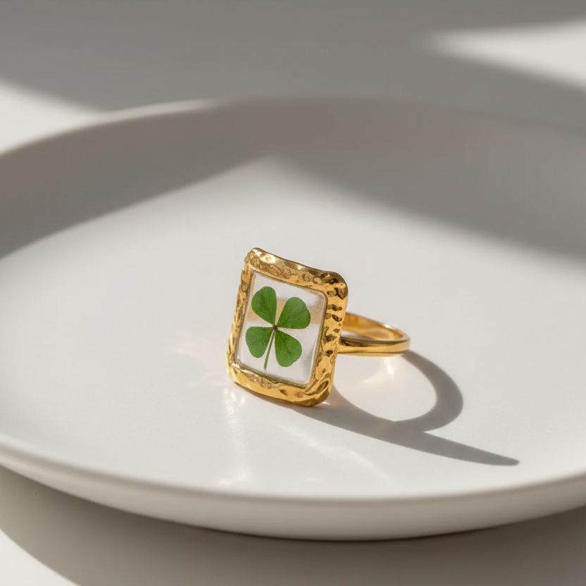 Lucky Charm Clover Ring-ChicaChica