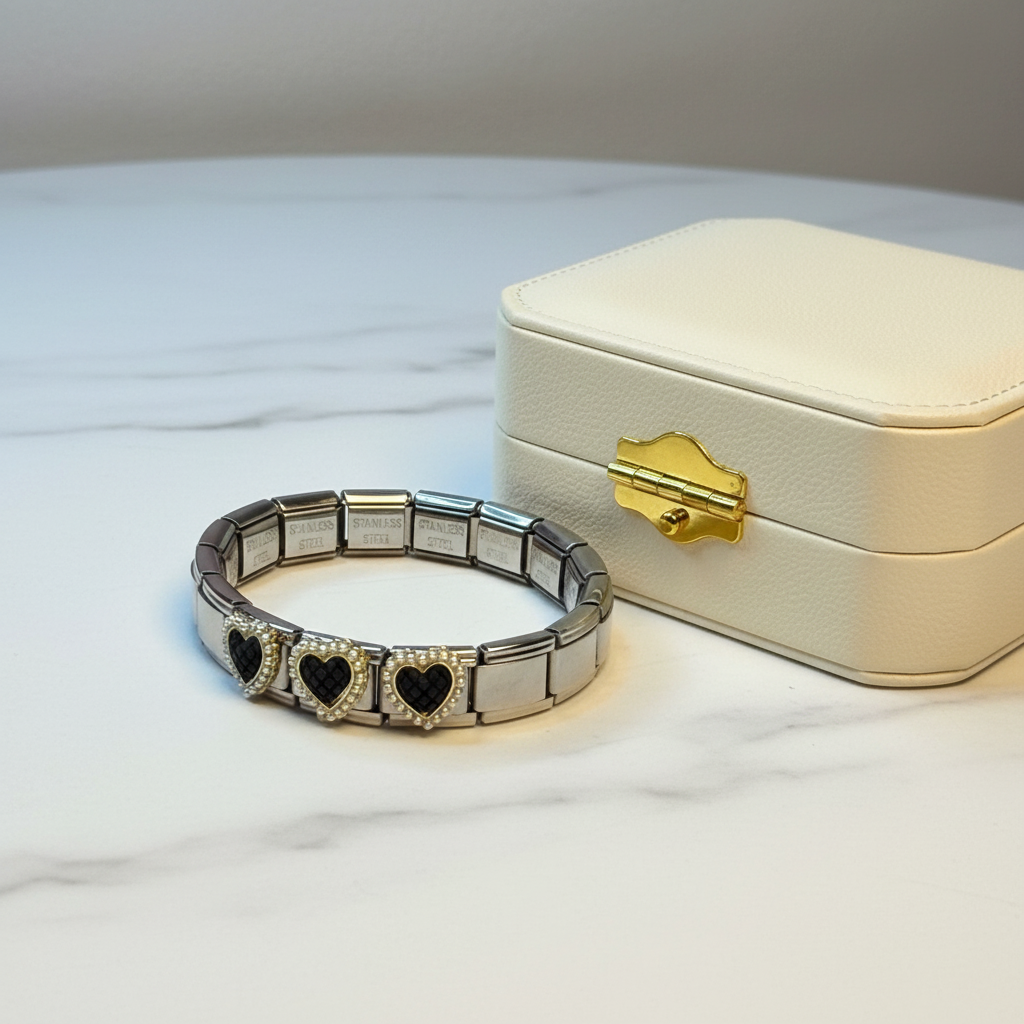 Midnight Amore Bracelet_ChicaChica