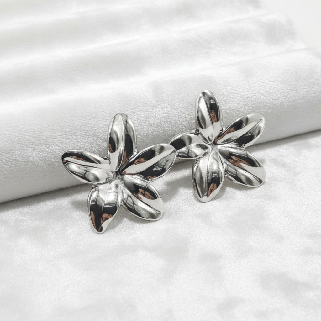 Petal Glow Earrings_Silver_ChicaChica