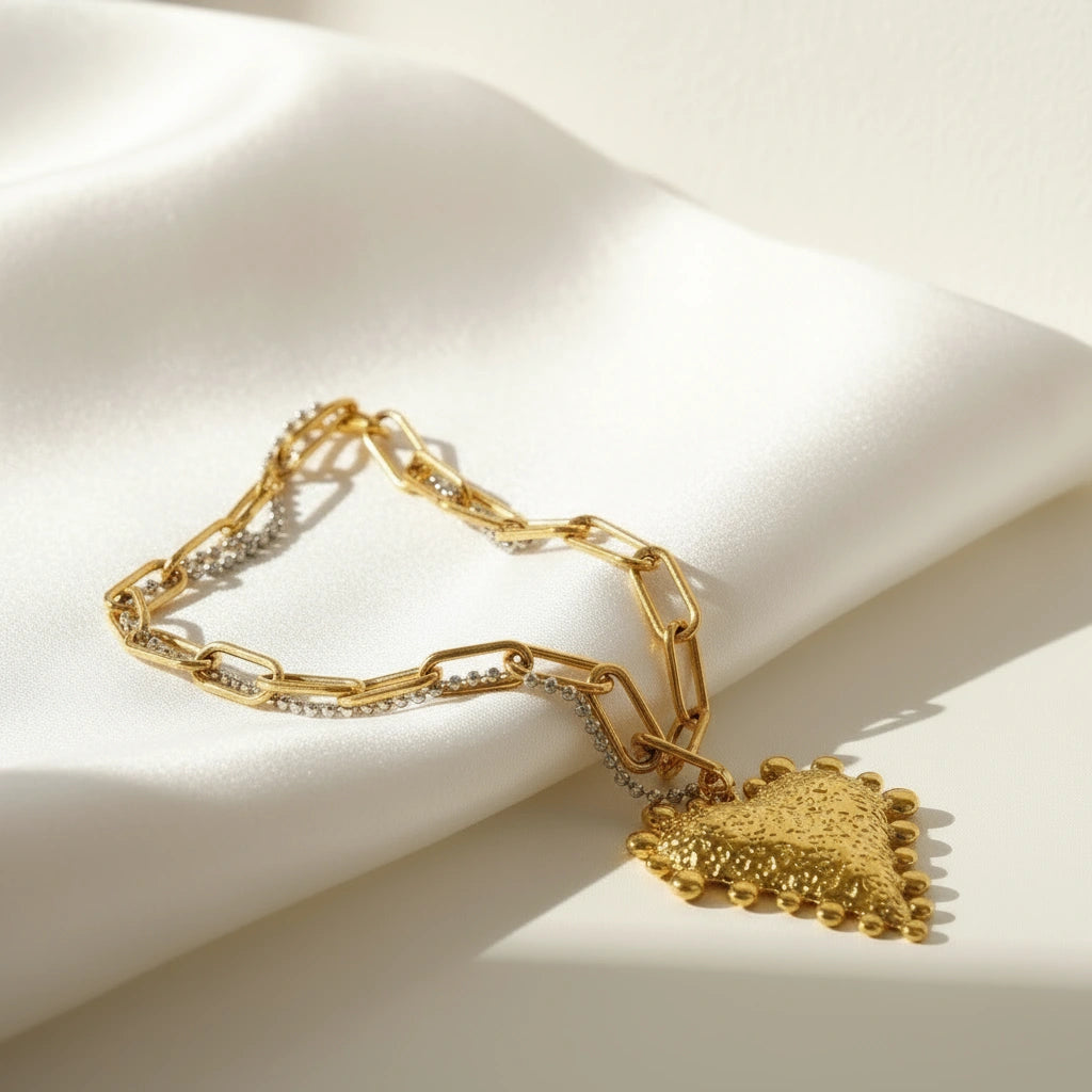 Radiant Heart Necklace in Golden Glow_ChicaChica