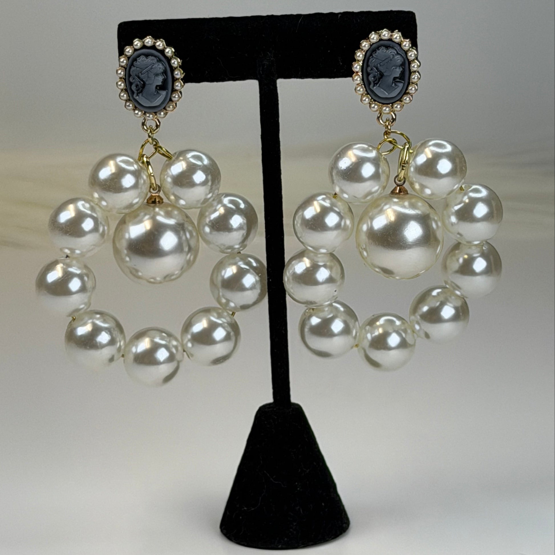 Regal Cameo Pearl Earrings_ChicaChica